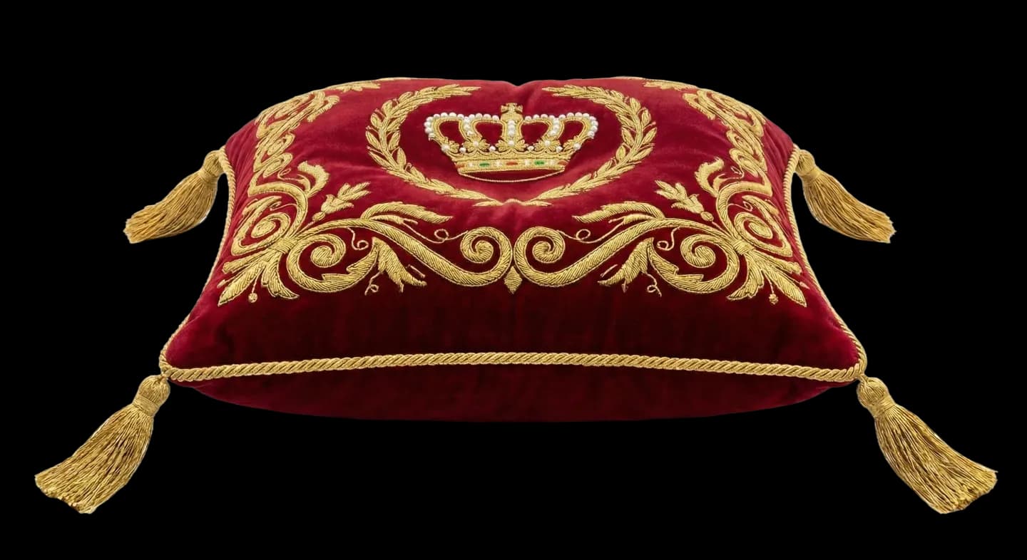 Coussin royal rouge velours